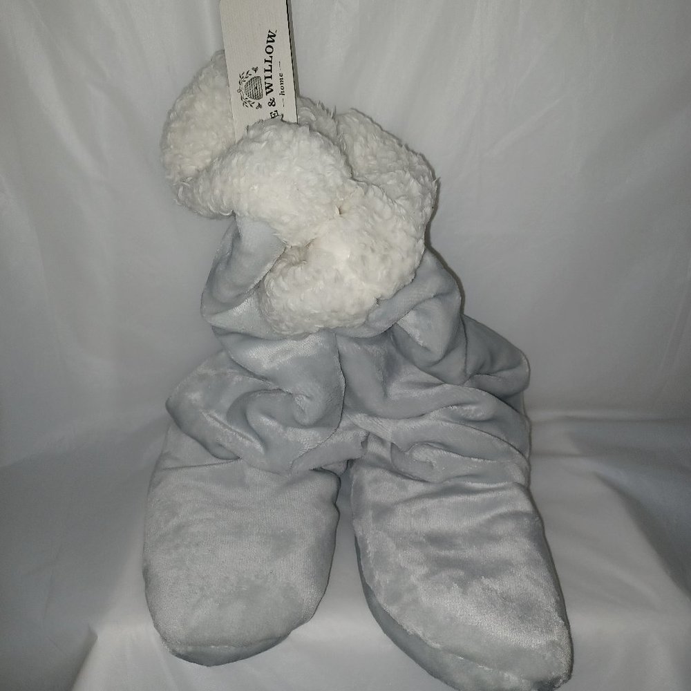 BEE & WILLOW  SLIPPERS